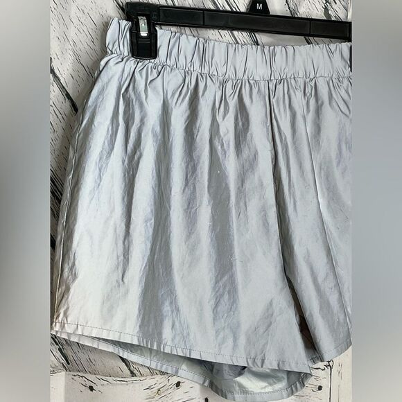 Fashion Nova reflective shorts silver M - Picture 4 of 6